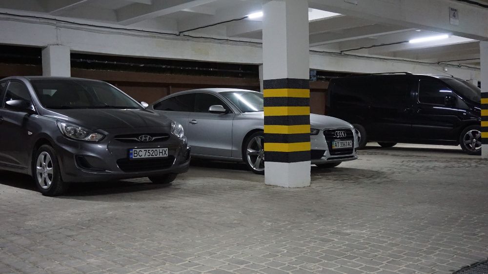 Продаю,ЗДАНУ, Двокімнатну , 62м.кв., Бандери