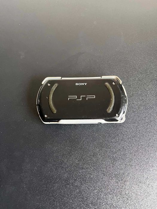 Sony PlayStation Portable Go Preta com 100+ Jogos