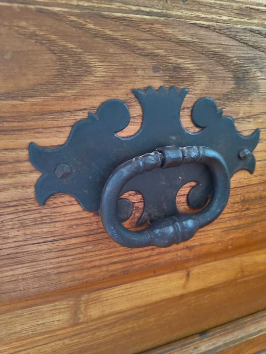 Comoda em madeira maciça - estilo rústico/tradicional