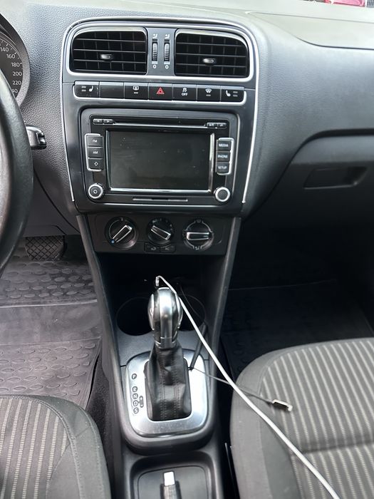 Volkswagen Polo ,1.6 Газ-Бензин 2017