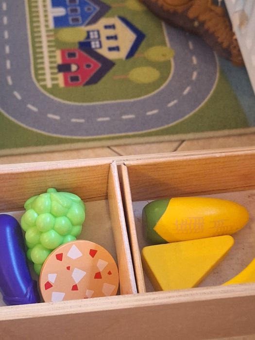 Drewniany sklep z Lidl