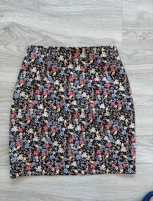 Cropp floral mini skirt • stretchy • XS