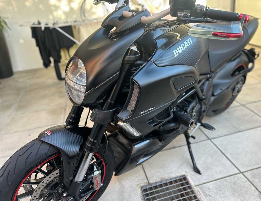 DUCATI Diavel 1200 black possivel credito 150€