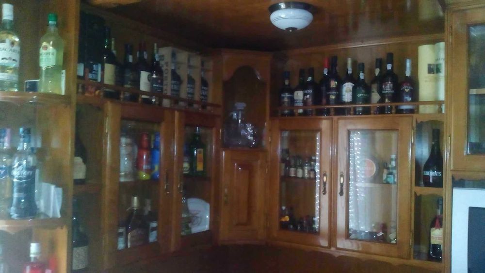 Vende-se Bar de Carvalho