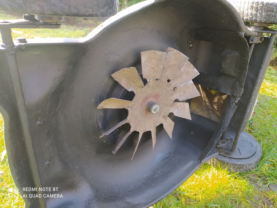 Dmuchawa do sprzątania liści NAC