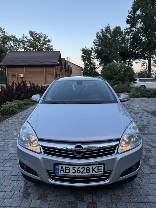 Opel astra H 2009р продам Опель Астра Н  авто в рідній фарбі