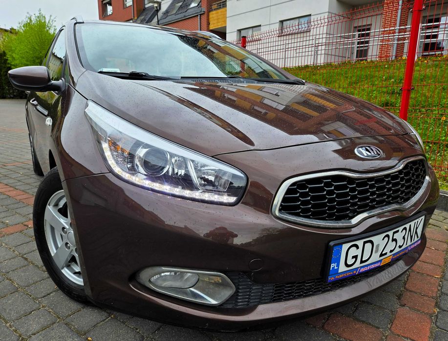 KIA CEED 1,6Benzyna 135km 2015Rok Idealny Stan Bardzo Bogata Salon Polska