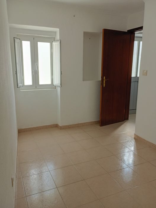 Casa T1  Cacém                                    .