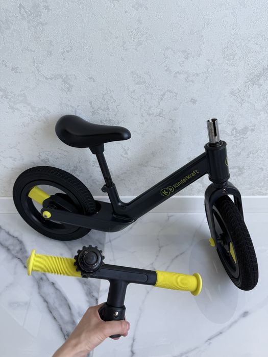 Біговел Kinderkraft Goswift