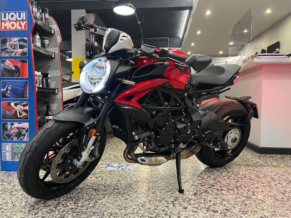 MV Agusta Dragster 800 r de 2024  Irrepreensível