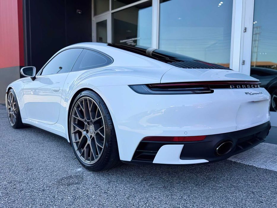 Porsche 911 Carrera 4S      2020