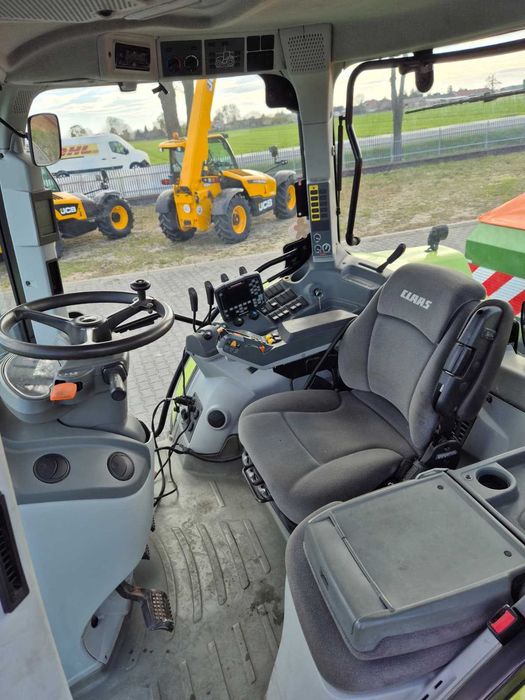 Claas  Arion 650