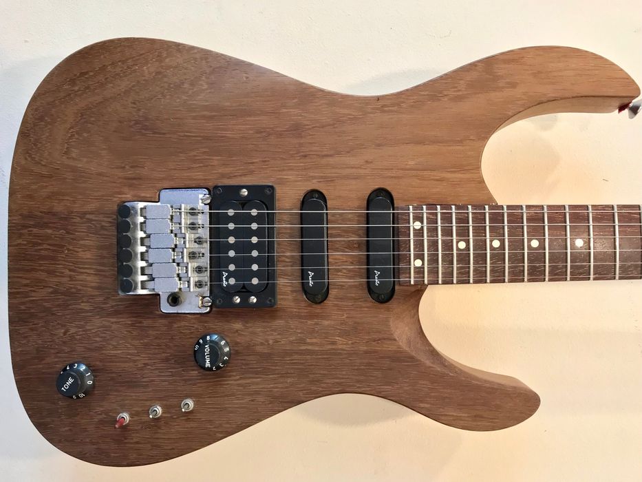 Presto Lang gitara elektryczna HSS 24 progi tremolo z blokadą strun, Polska