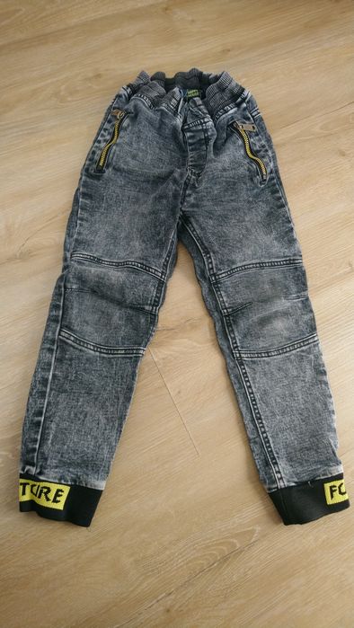 Spodnie jeansowe r 110/116