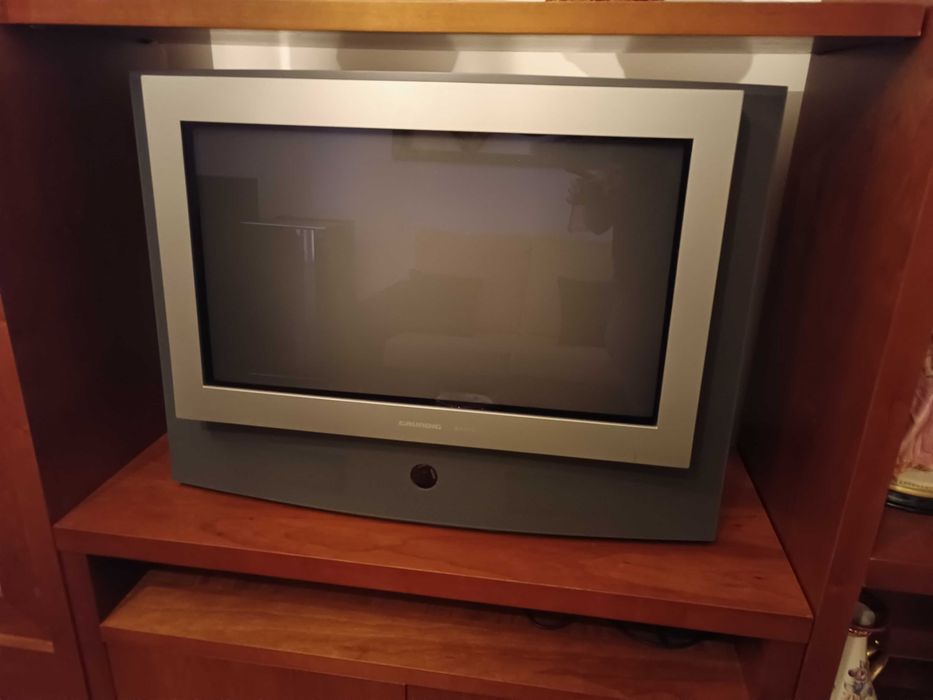 Televisão funcionante