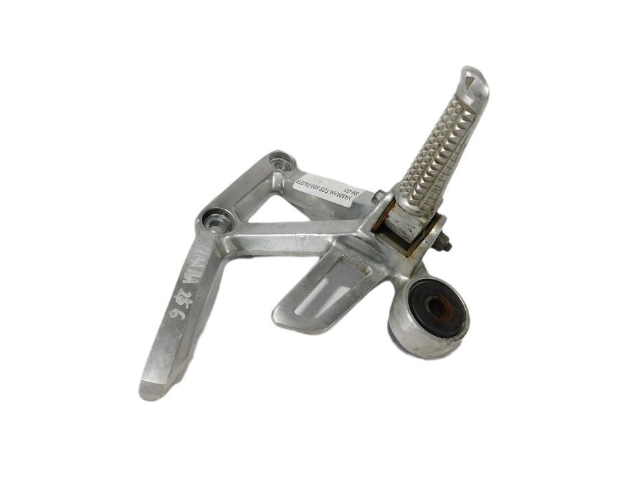 SET PODNÓŻEK PRAWY TYŁ YAMAHA FZS 600 FAZER 98-03
