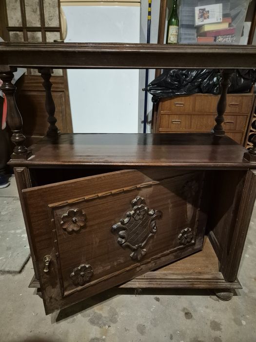 Movel / Garrafeira com porta rotativa