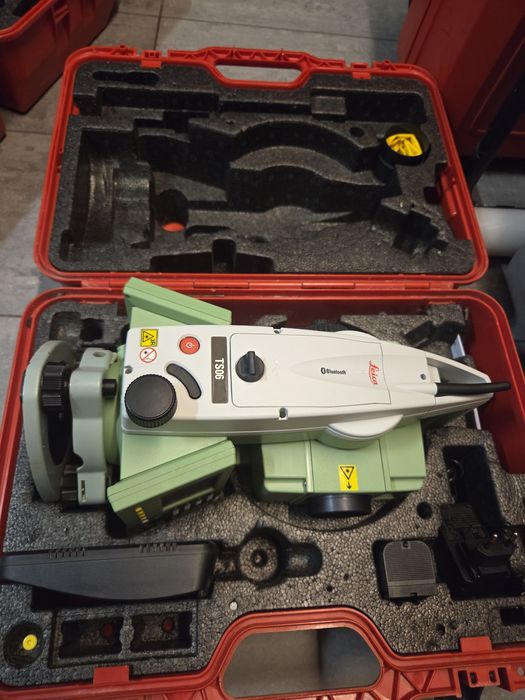 Тахеометр Leica TS 06 ultra 2" R1000 2 дисплеї