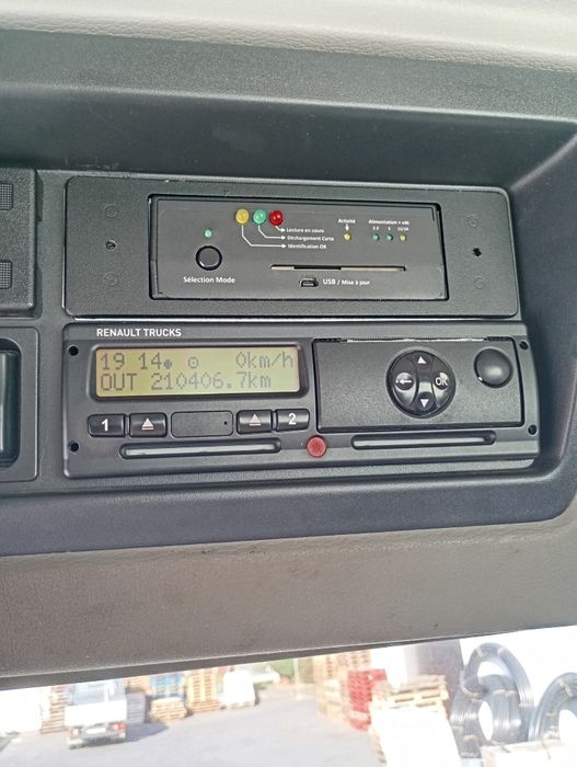 Renault C 280 com grua