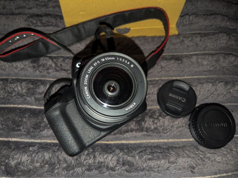 Дзеркальний фотоапарат canon eos 4000D Kit 18-55 mm