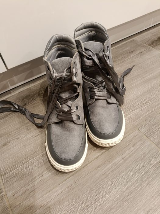 Nowe sneakersy na koturnie 39