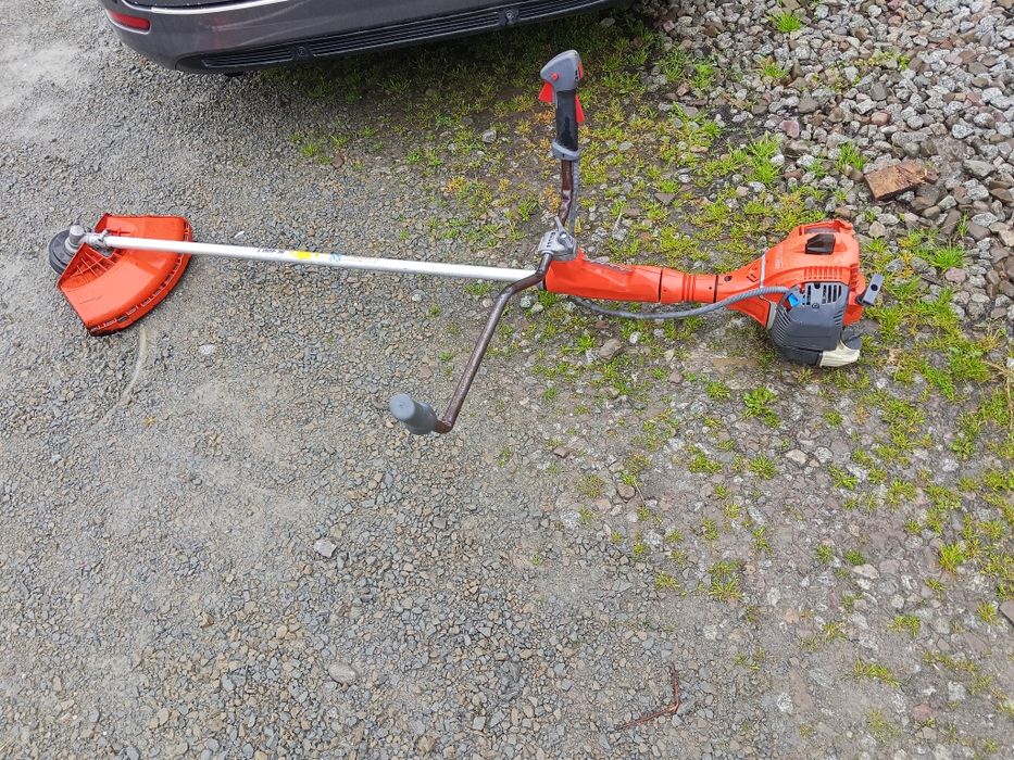Podkaszarka oleo mac bc 400 t