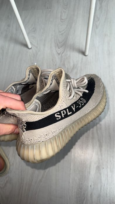 Yeezy Boost R.42