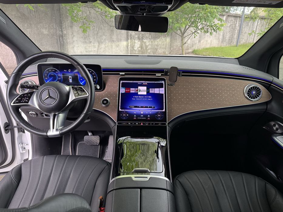 Офіційний Mercedes EQE 350 4Matic SUV