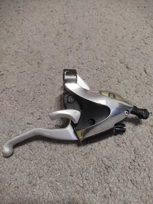 Sprzedam przerzutkę tylną 8-biegową Shimano Alivio ST-M405