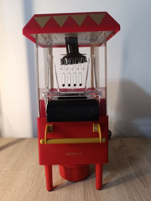 Maszyna do popcornu w stylu retro