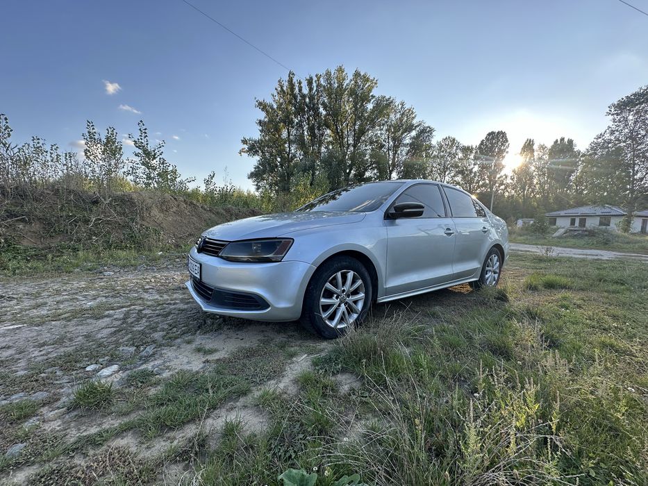 Продам Volkswagen Jetta 2011
