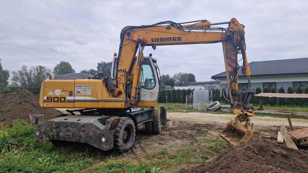 Koparka kołowa Liebherr A900C 2005, Podpory, Centralne smarowanie VAT