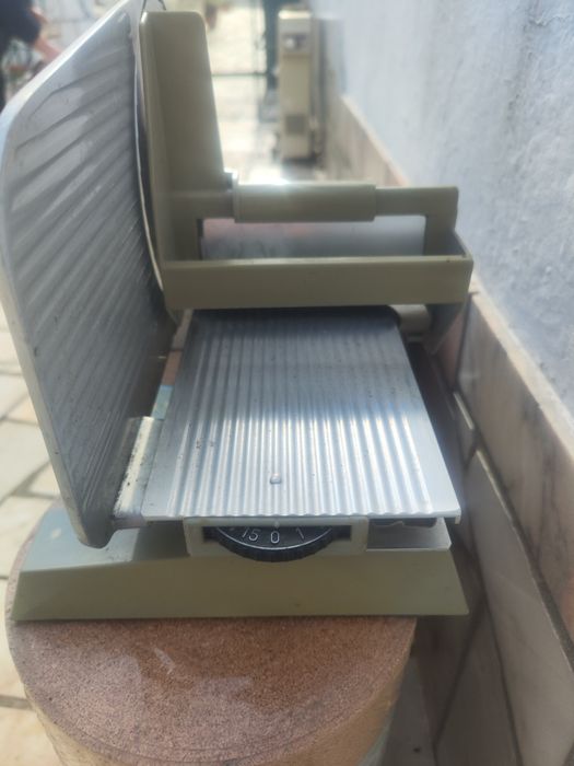 Fiambreira em inox pequena para casa