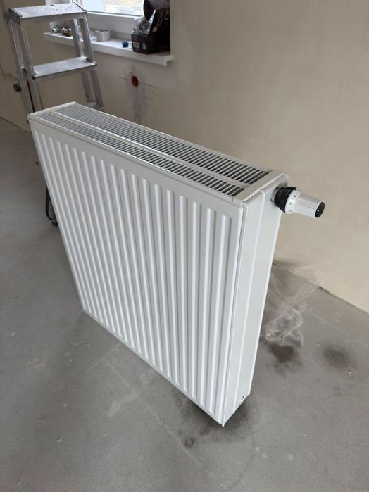 Grzejnik Purmo 80x90 potrójny przyłącze  dolne