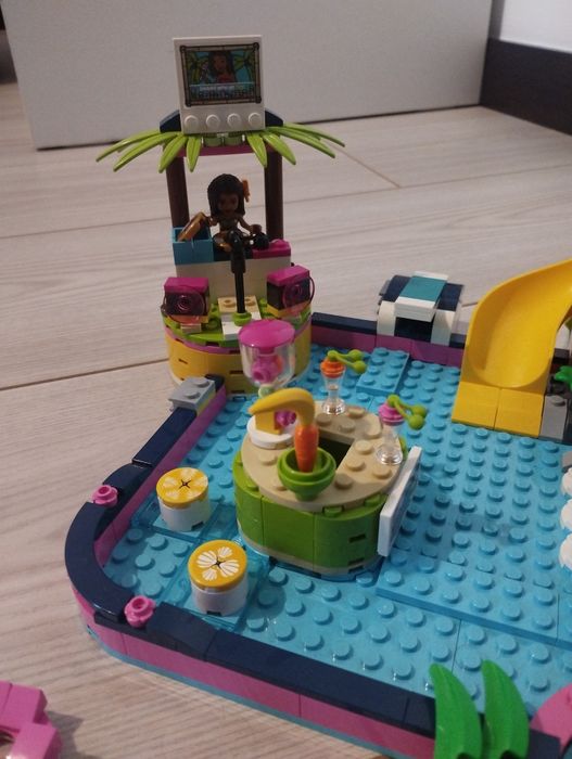 Lego friends "festa na piscina da Andrea" 41374