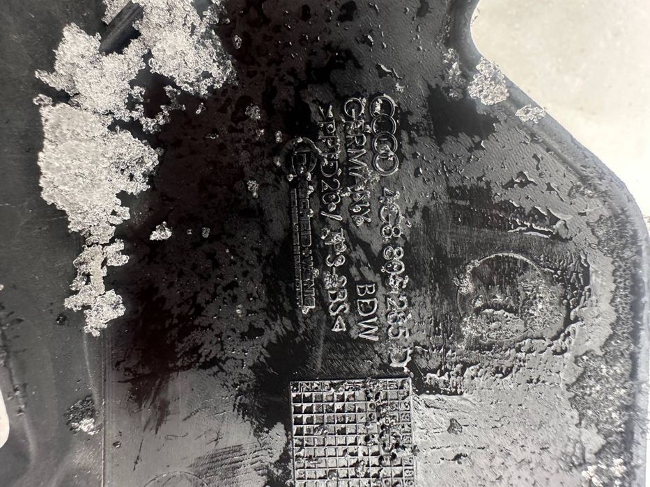 Направляючі повітря бампера  Audi A8  S8 D4(комплект)4G8805285D