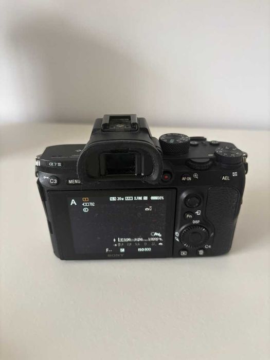 Sony Alpha A7 III (ILCE-7M3) Full Frame - Excellente estado!