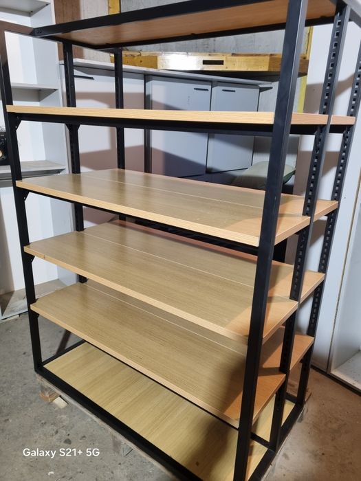 Szprzedam regał metalowy czarny