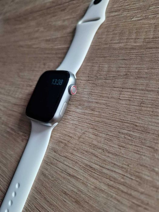 Smartwatch biały
