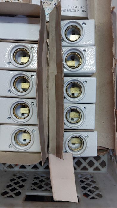 Gniazda ceramiczne bezpiecznikowe ścienne typ B - 10sztuk