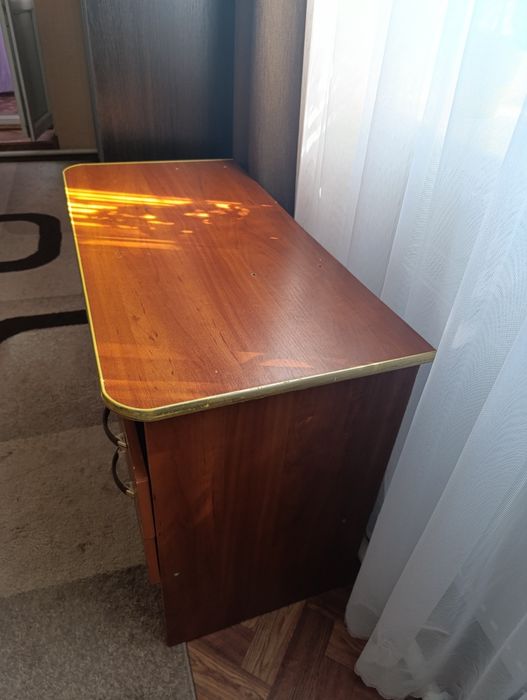 Продам    меблі.