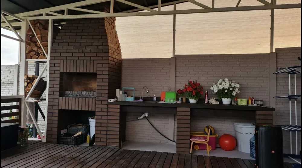 Продам 2х поверховий будинок,Рогань, 182м2 з євроремонтом(код 5325)