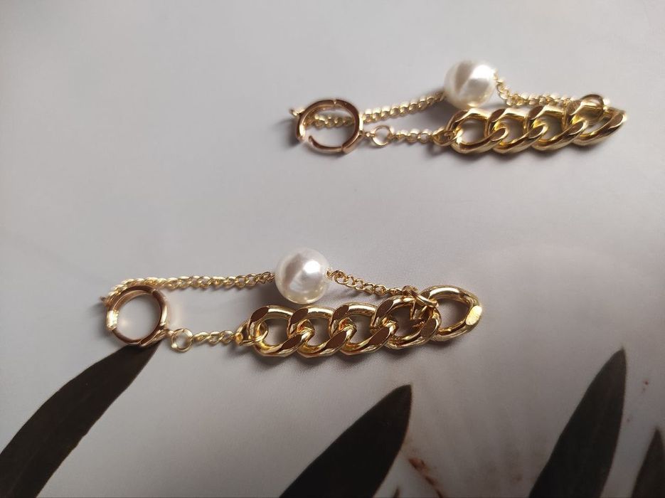 Трендові сережки ланцюжки з перлинами