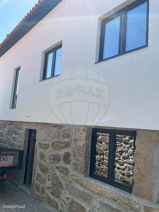 Moradia T5 para venda