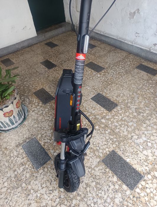 Segway Ninebot ZT3 Pro E - Trotinete Elétrica