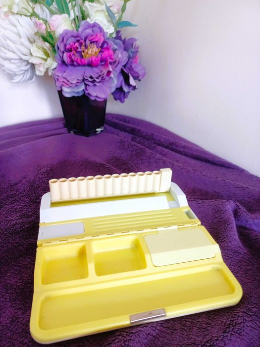 Piórnik vintage, PRL, lata osiemdziesiąte. magnes. dwustronny