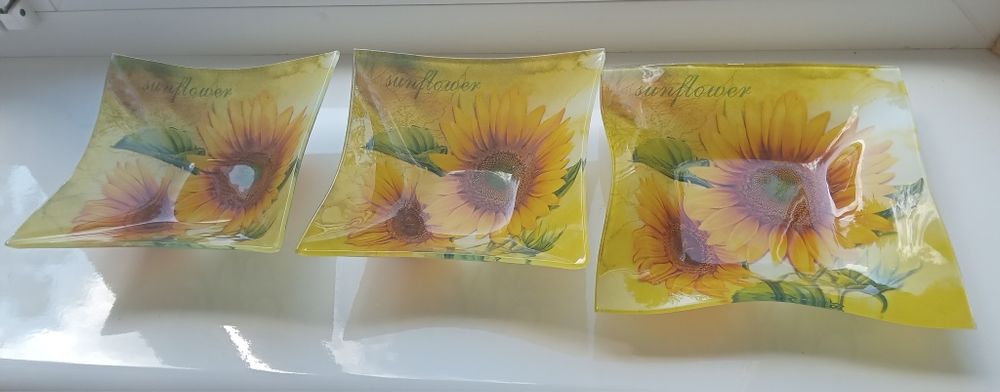 Чашки, салатницы, соусники, стопки.