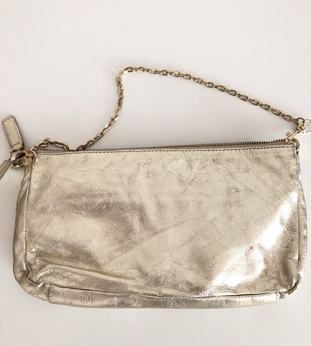 Clutch carteira mala dourada em pele Zara