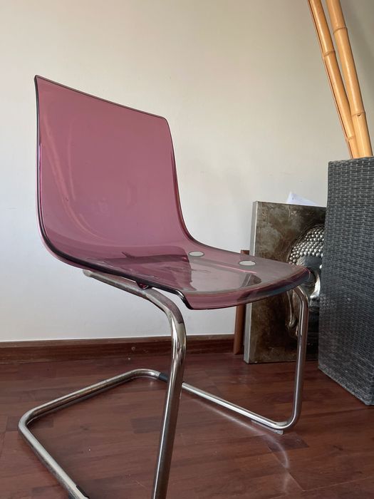 4 cadeiras transparentes roxas IKEA design “tobias”