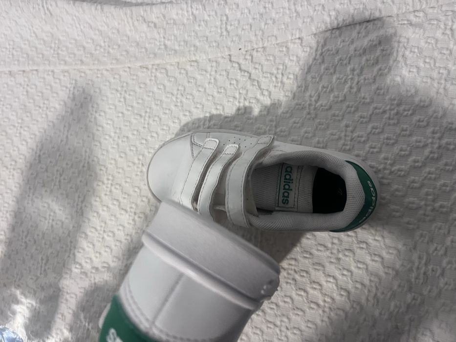 Tenis Adidas em otimo estado